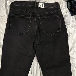 NWT Gap Kick Fit High Rise            Size 31 12reg. Color is washed black